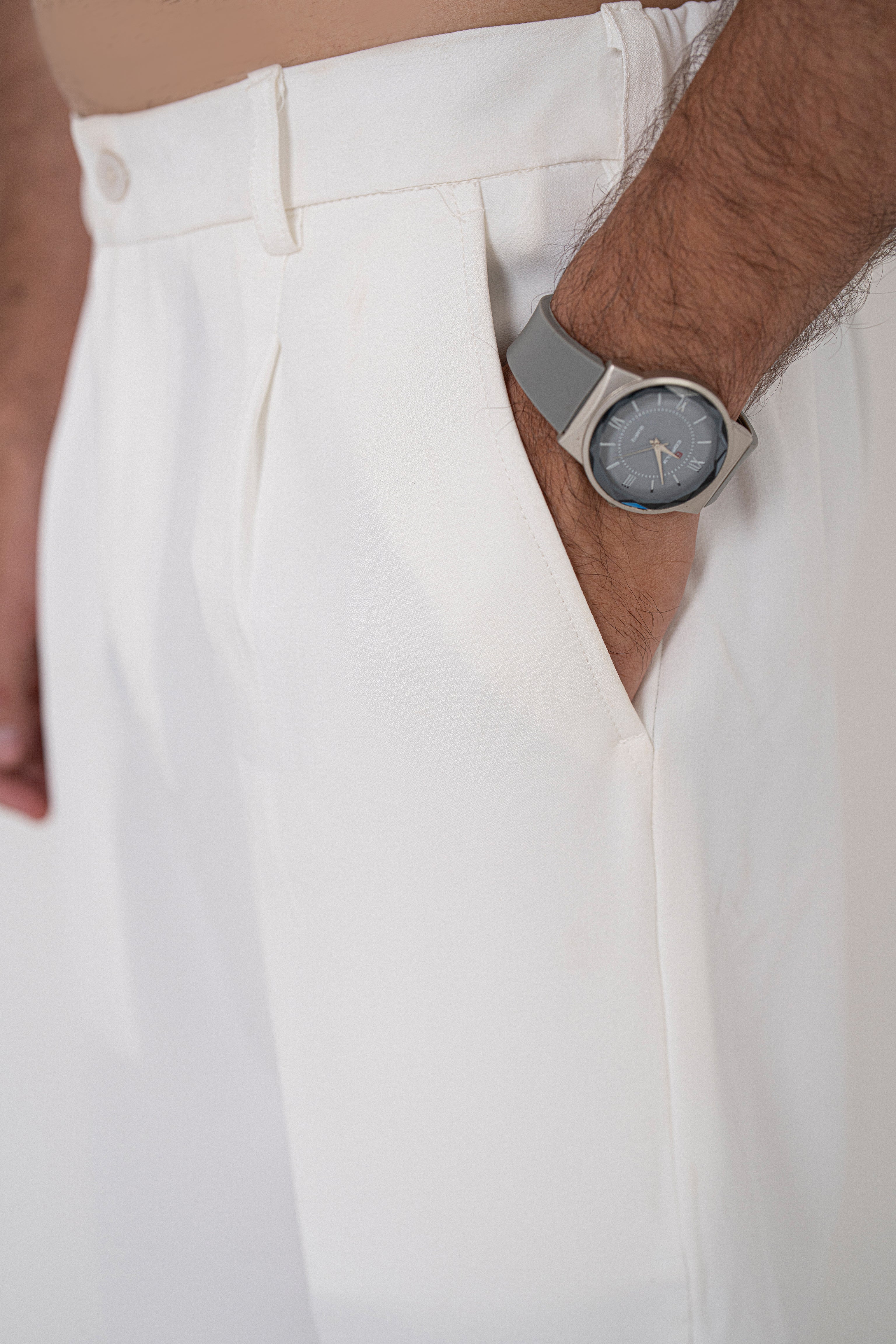 Classic Blanc Pleated Pants